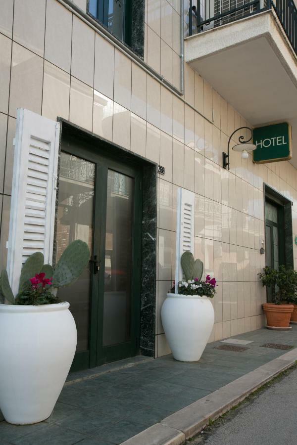 Hotel ビシェーリエ エクステリア 写真